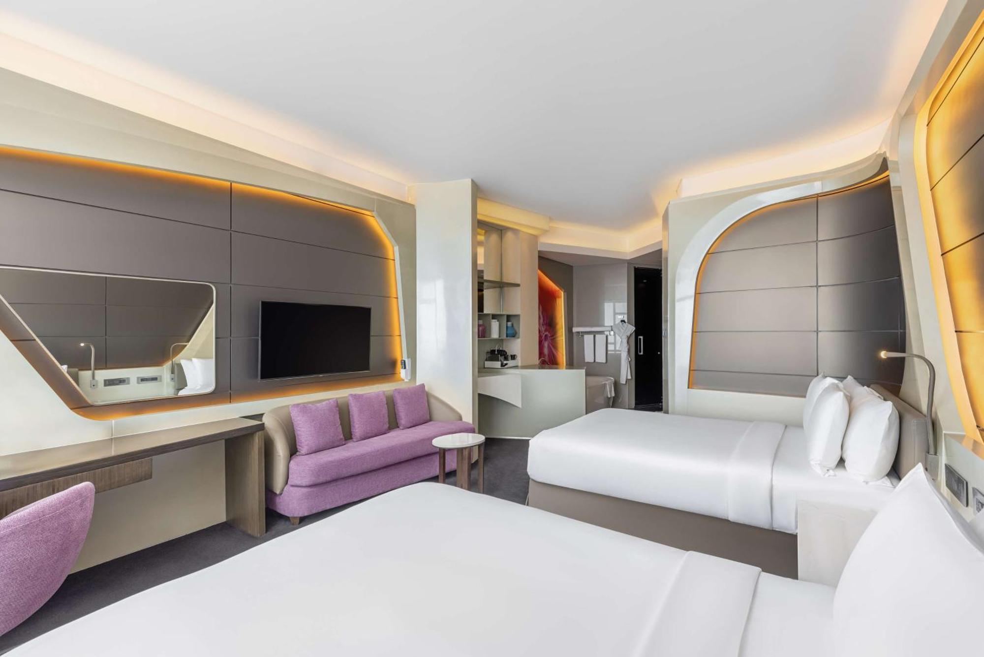 V Hotel Dubai, Curio Collection By Hilton Luaran gambar Deluxe Room