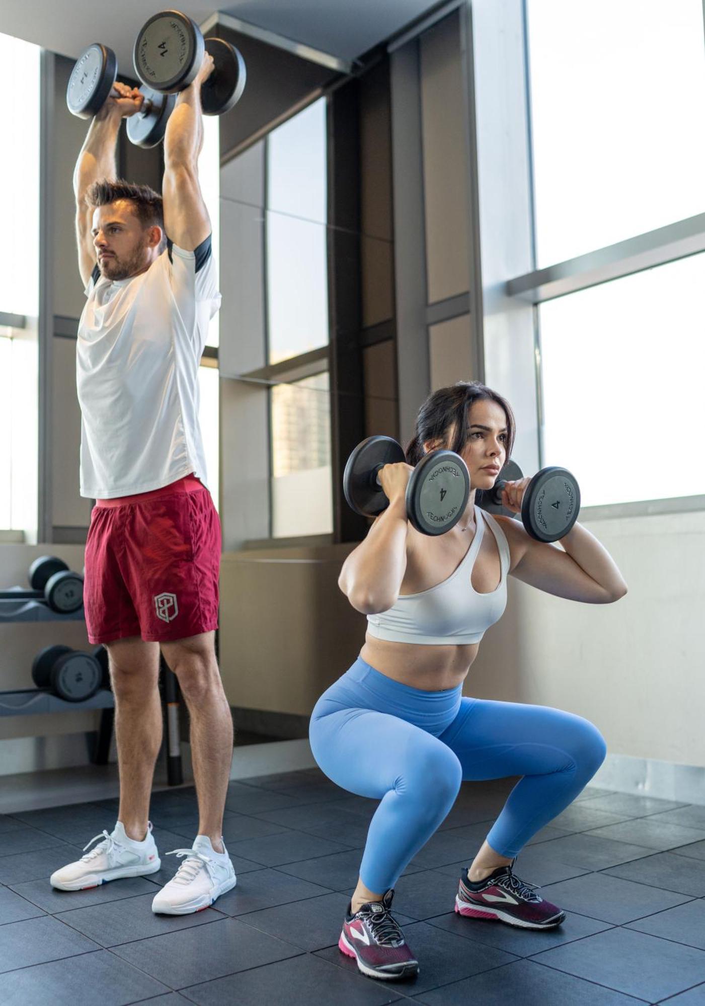 V Hotel Dubai, Curio Collection By Hilton Luaran gambar Dumbbell squat