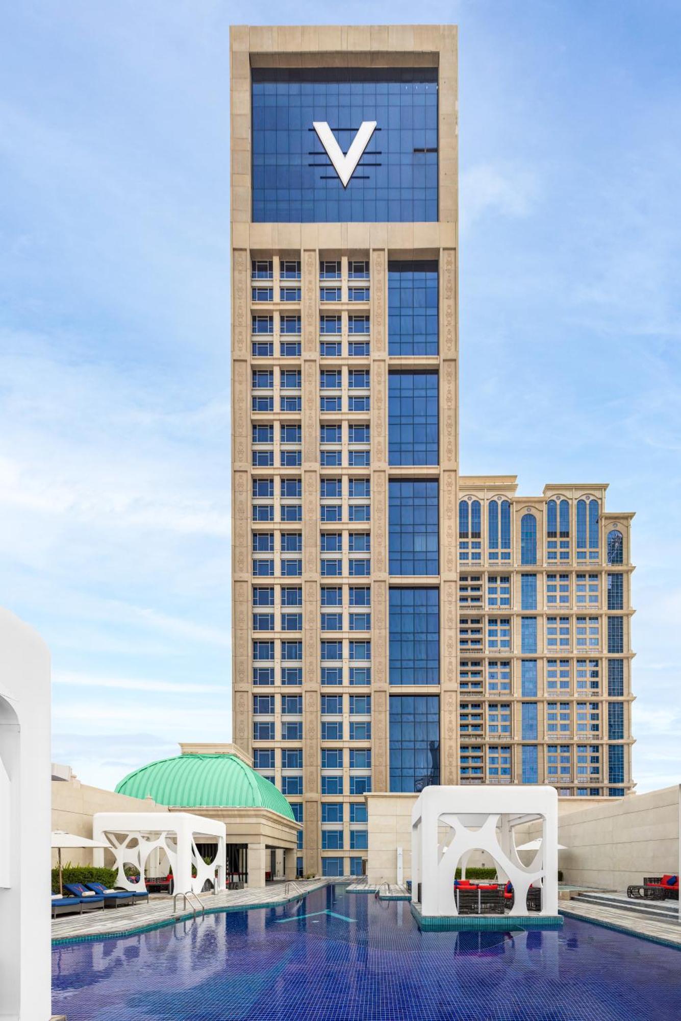 V Hotel Dubai, Curio Collection By Hilton Luaran gambar The hotel in 2019
